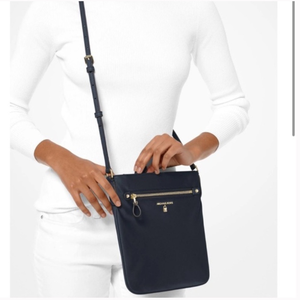 Michael Kors Women's‎ Kelsey Bag Black Nylon Crossbody